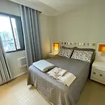 Otima Localizacao Quadra Mar A 80M Da Praia